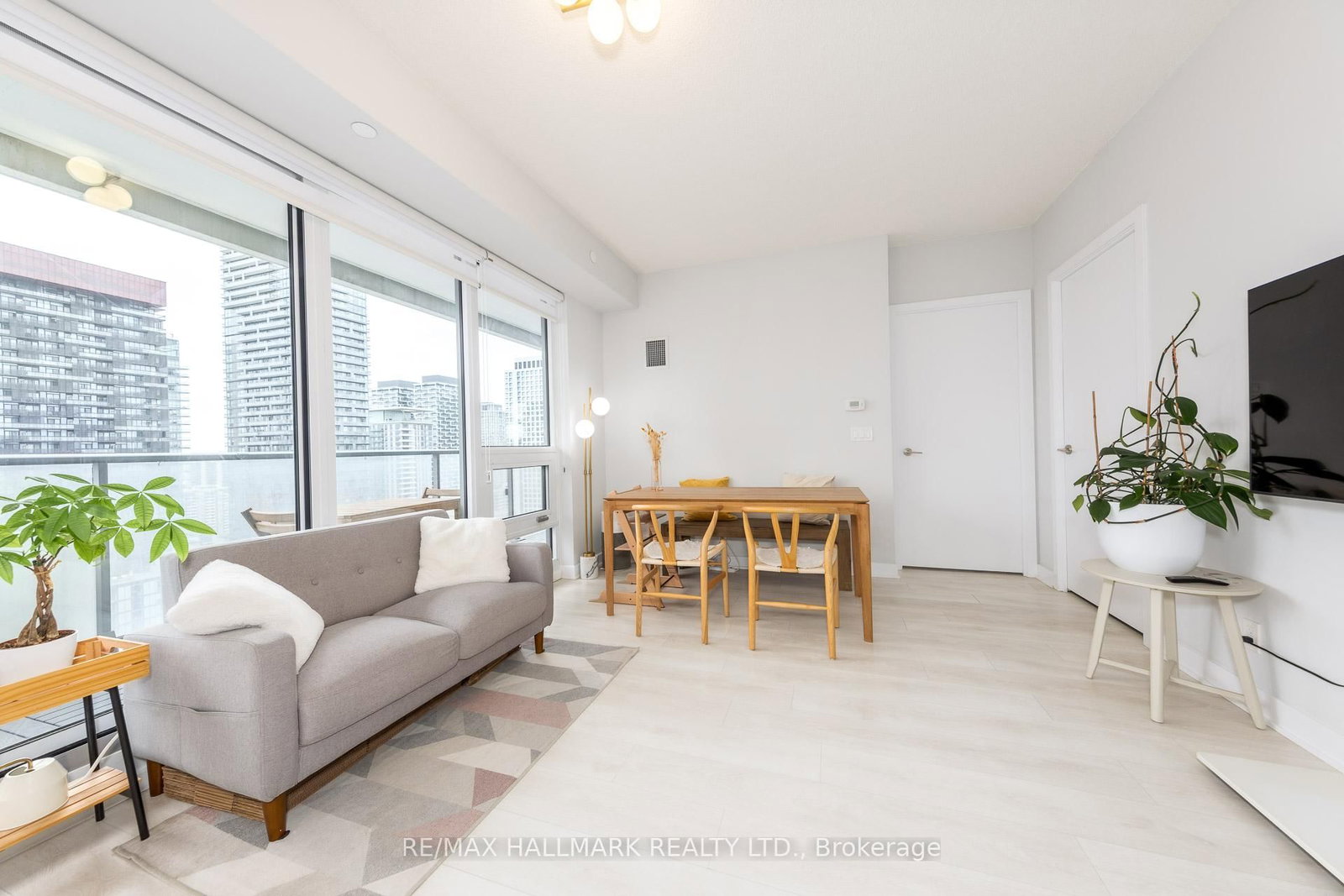 Condo for sale at 2211-2221 Yonge Street, Toronto, Ontario, M4S 0B8 - Mount Pleasant West - MLS: C12910754