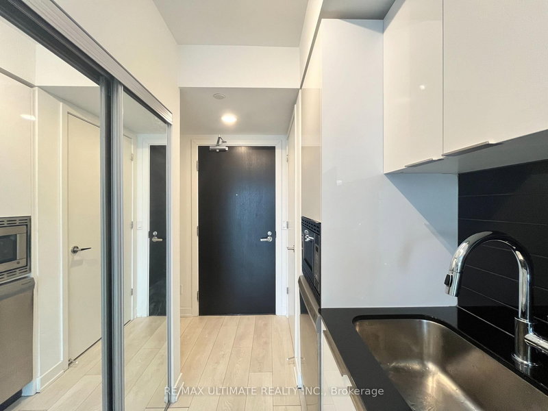 4004 - 501 Yonge St, Toronto, M4Y 0G8 | Image 3
