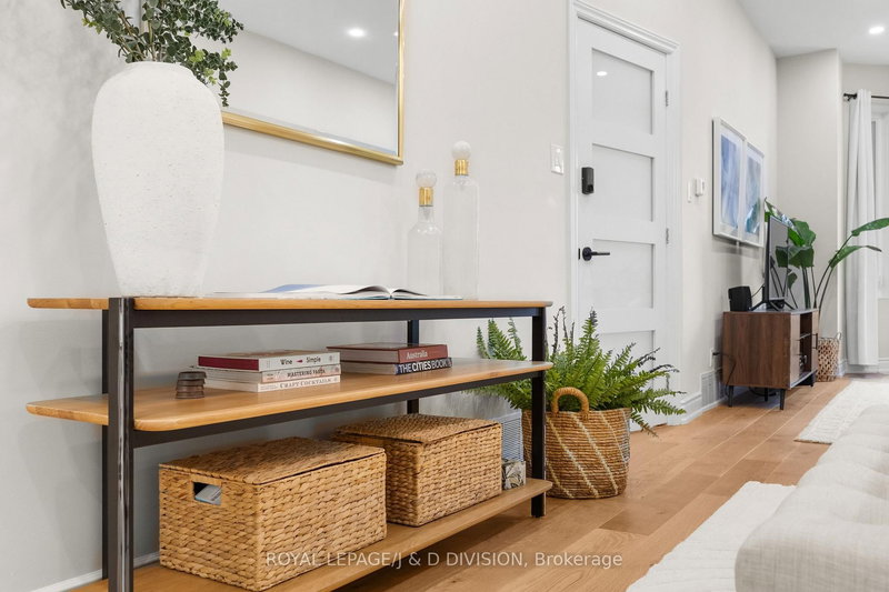 28 Argyle St, Toronto, M6J 1N4 | Image 3