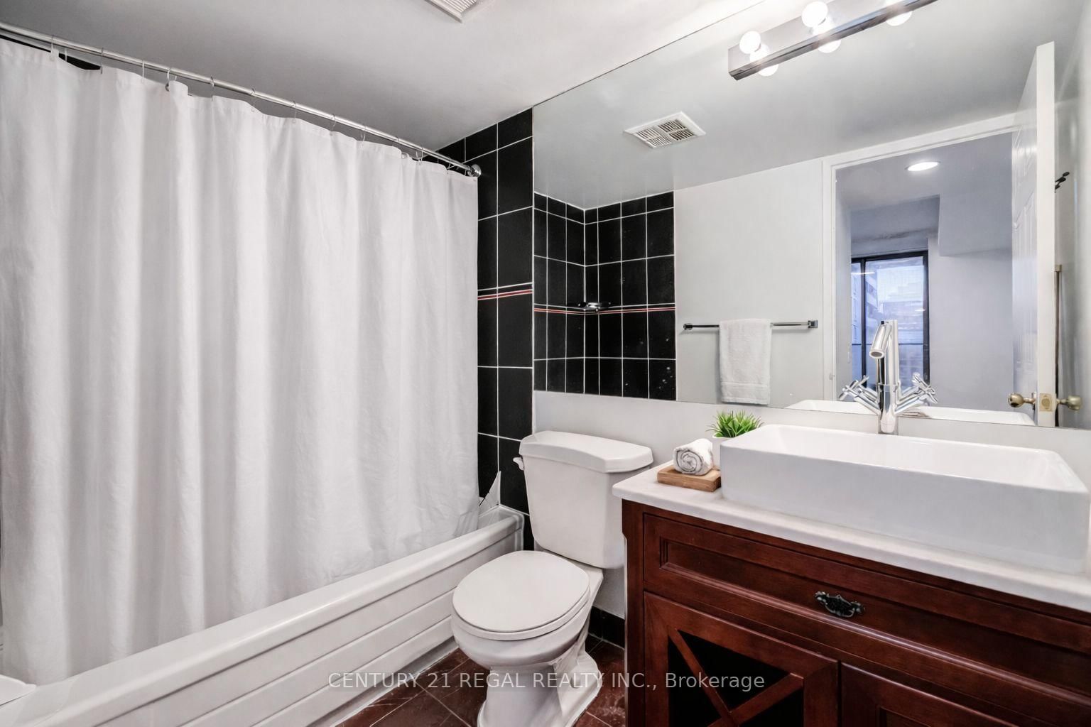 Condo for sale at 1803-750 Bay Street, Toronto, Ontario, M5G 1N6 - Bay Street Corridor - MLS: C12912348