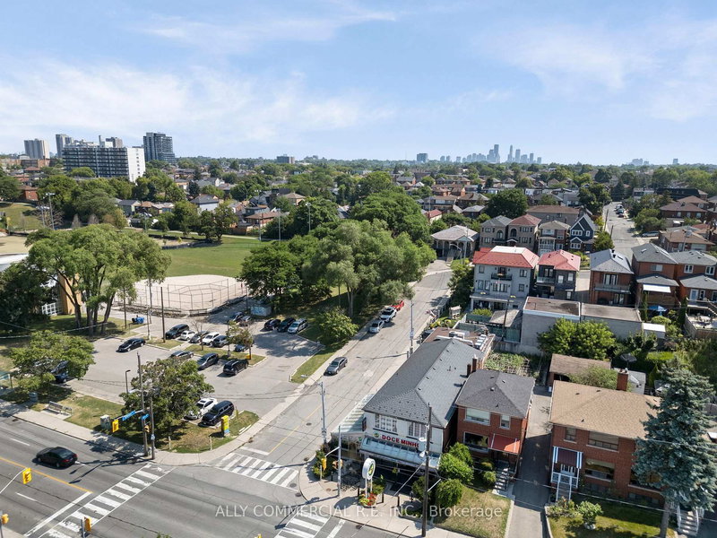 2189 Dufferin St, Toronto, M6E 3R9 | Image 3