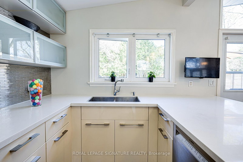 2 Parmbelle Cres, Toronto, M3A 3G6 | Image 3