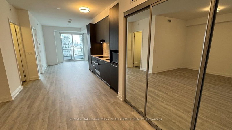 home for lease on 2705-65 Broadway Avenue