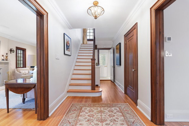 155 Dinnick Crescent