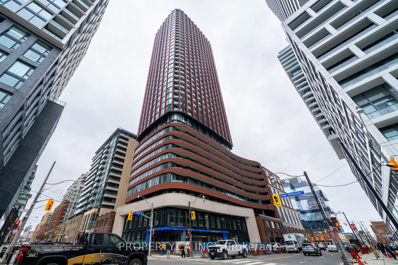 home for lease on 3212-180 Front Street E