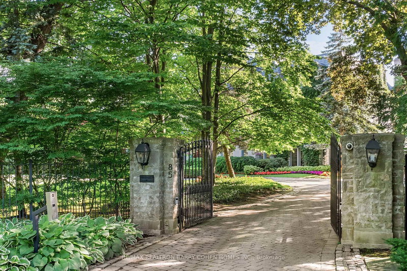 85 The Bridle Path, Toronto, M3C 2P1 | Image 2
