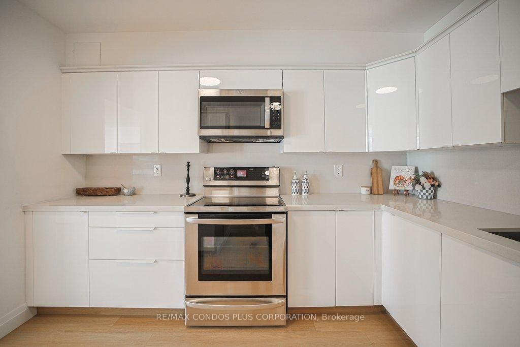 Condo for sale at 2232-33 HARBOUR Square, Toronto, Ontario, M5J 2G2 - Waterfront Communities C1 - MLS: C12915378