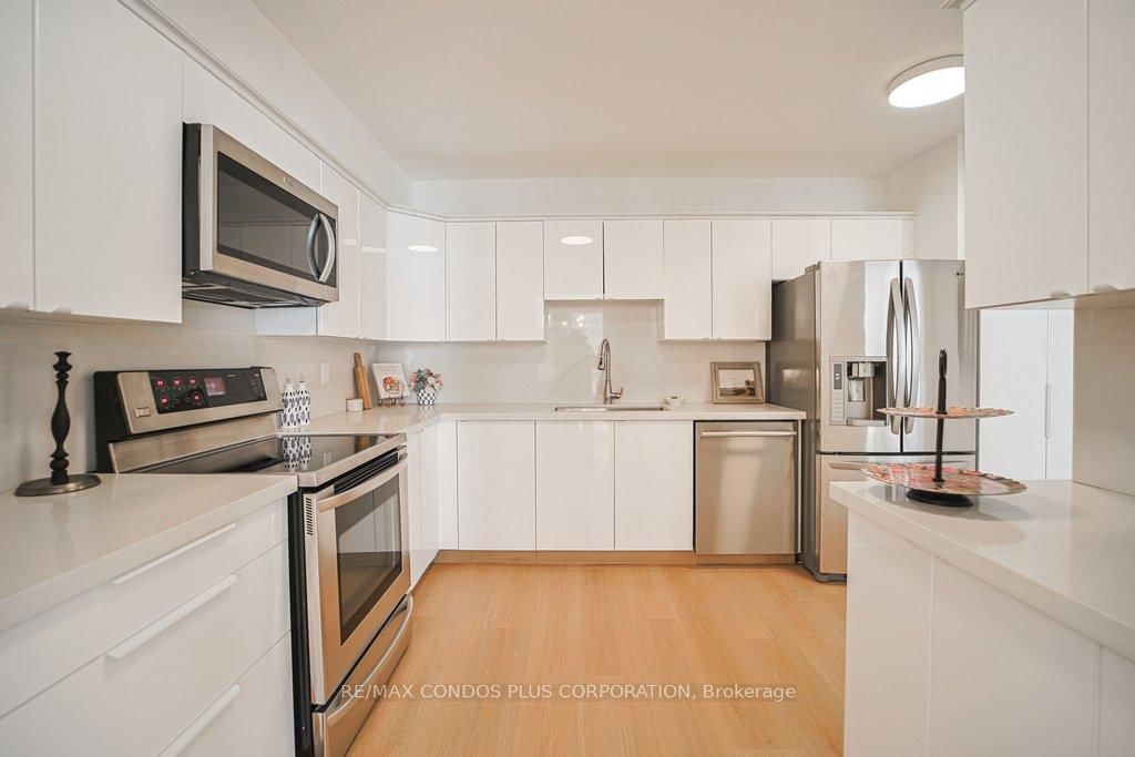 Condo for sale at 2232-33 HARBOUR Square, Toronto, Ontario, M5J 2G2 - Waterfront Communities C1 - MLS: C12915378