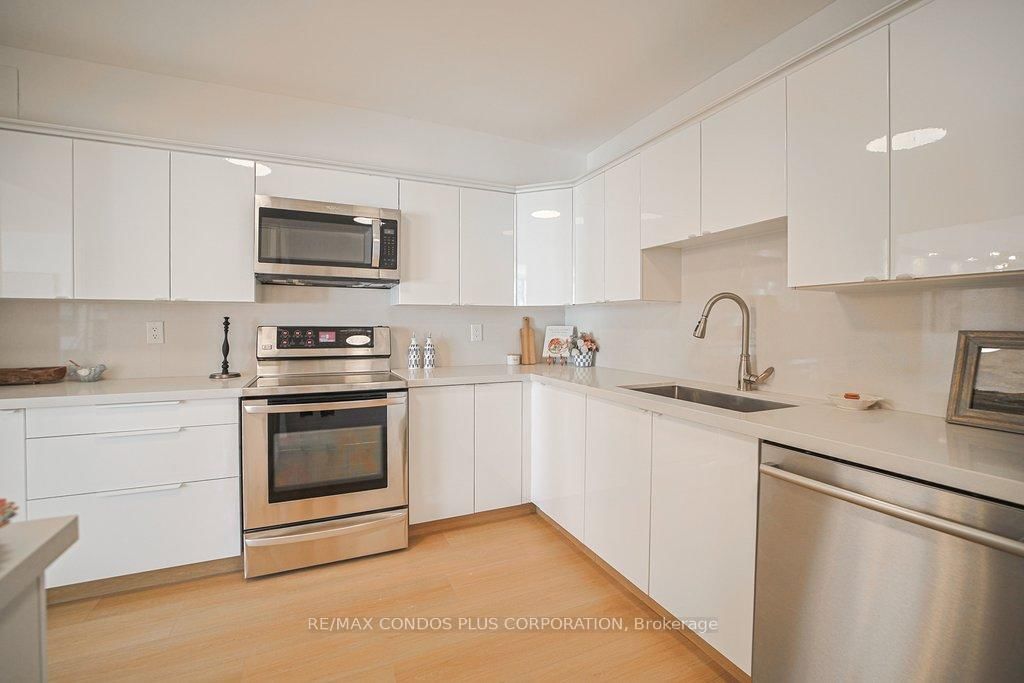 Condo for sale at 2232-33 HARBOUR Square, Toronto, Ontario, M5J 2G2 - Waterfront Communities C1 - MLS: C12915378