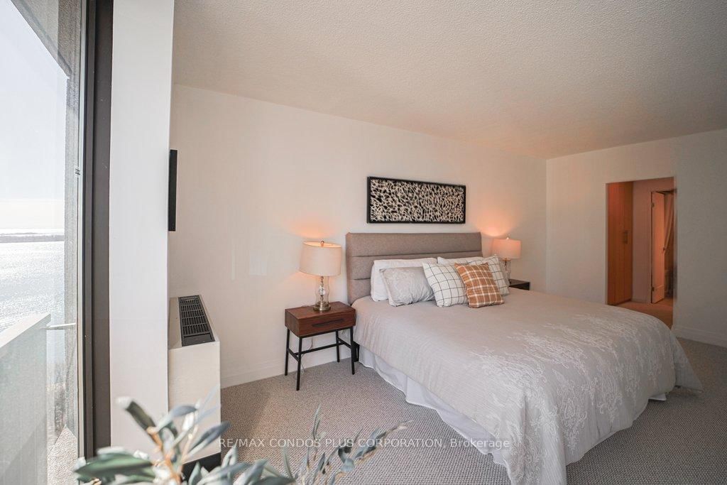 Condo for sale at 2232-33 HARBOUR Square, Toronto, Ontario, M5J 2G2 - Waterfront Communities C1 - MLS: C12915378