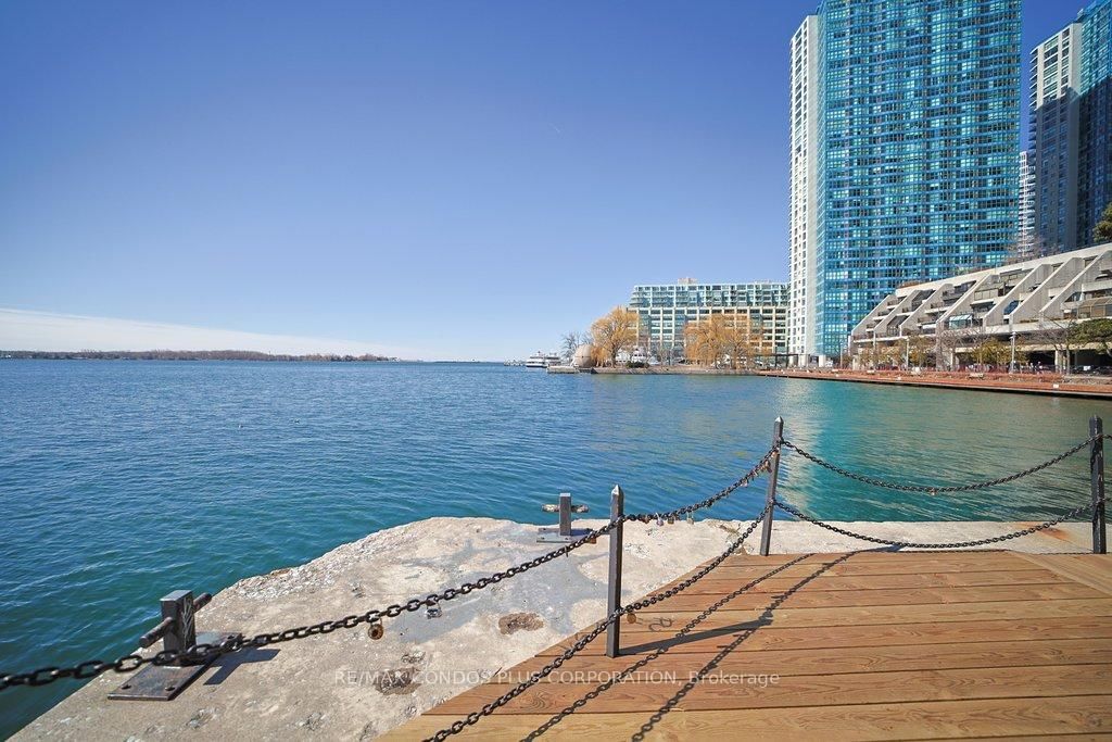Condo for sale at 2232-33 HARBOUR Square, Toronto, Ontario, M5J 2G2 - Waterfront Communities C1 - MLS: C12915378