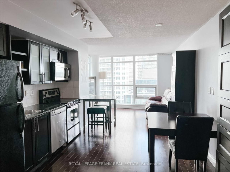 home for lease on 1302-600 Fleet Street