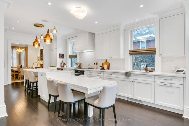 458-460 Gerrard Street E