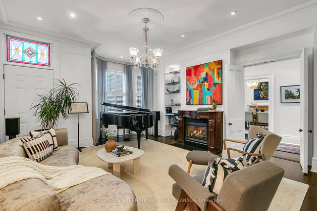 458-460 Gerrard Street E