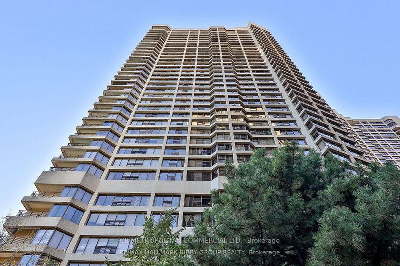 3305 - 65 Harbour Sq, Toronto, M5J 2L4 | Image 2