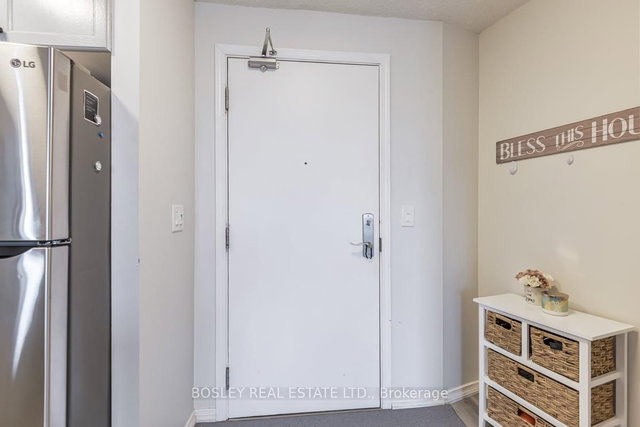 808 - 18 Valley Woods Road