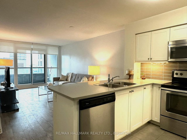 626 - 25 Lower Simcoe Street