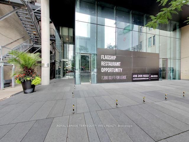 602 - 224 King Street W