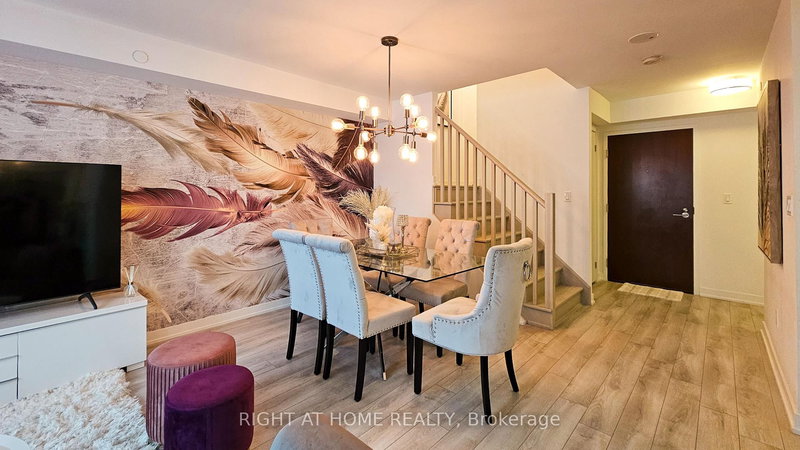 101 - 118 Varna Dr, Toronto, M6A 1N3 | Image 3