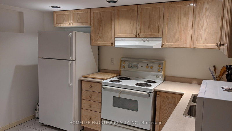 B2 - 17 Teddington Park Ave, Toronto, M4N 2C4 | Image 2