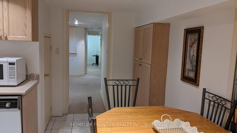 B2 - 17 Teddington Park Ave, Toronto, M4N 2C4 | Image 3