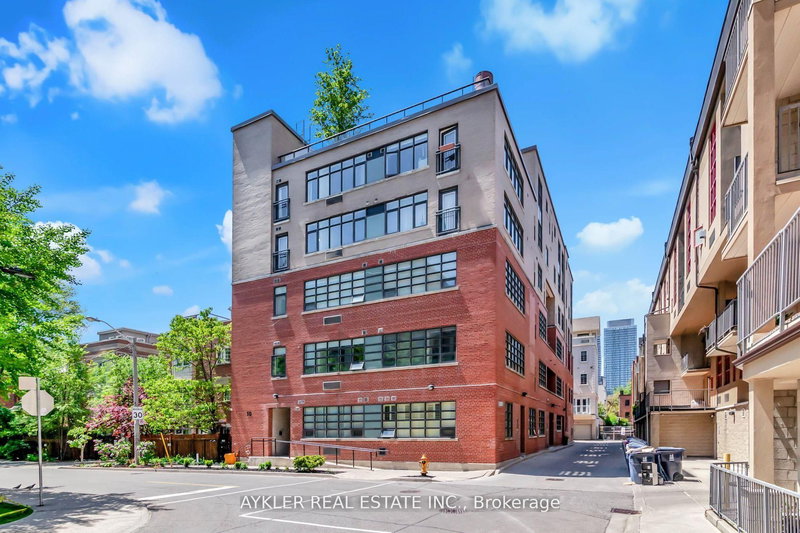 home for lease on 405-10 Wellesley Place