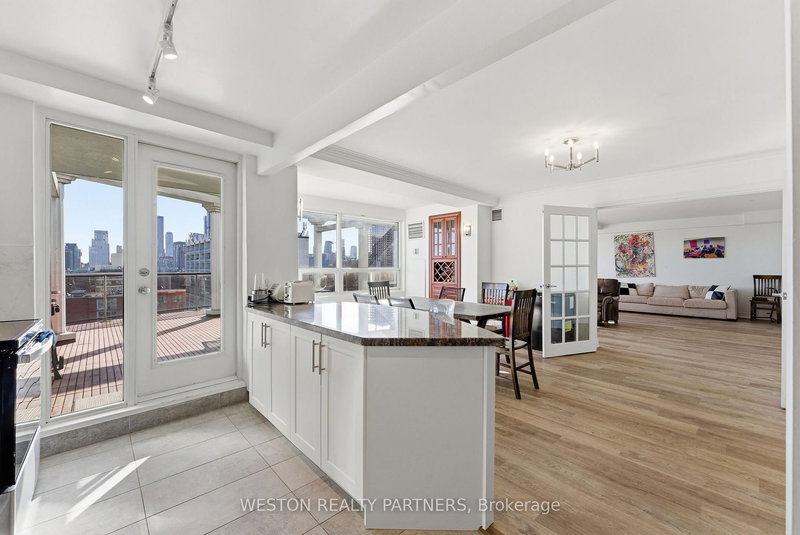 Ph 2 - 44 Walmer Rd, Toronto, M5R 2X5 | Image 3