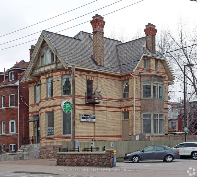 3+ - 413 Sherbourne Street E