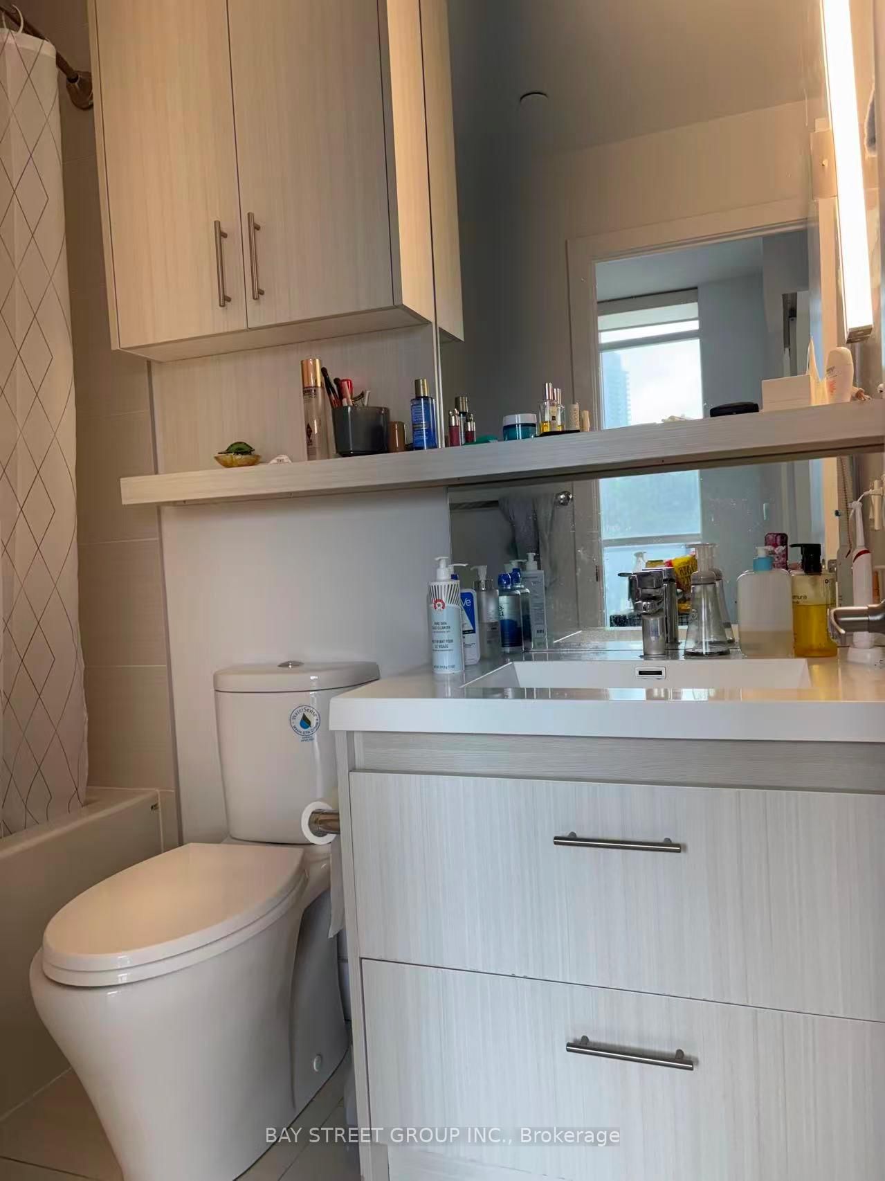 Condo for lease at 205-128 Fairview Mall Drive, Toronto, Ontario, M2J 0E8 - Don Valley Village - MLS: C12920822