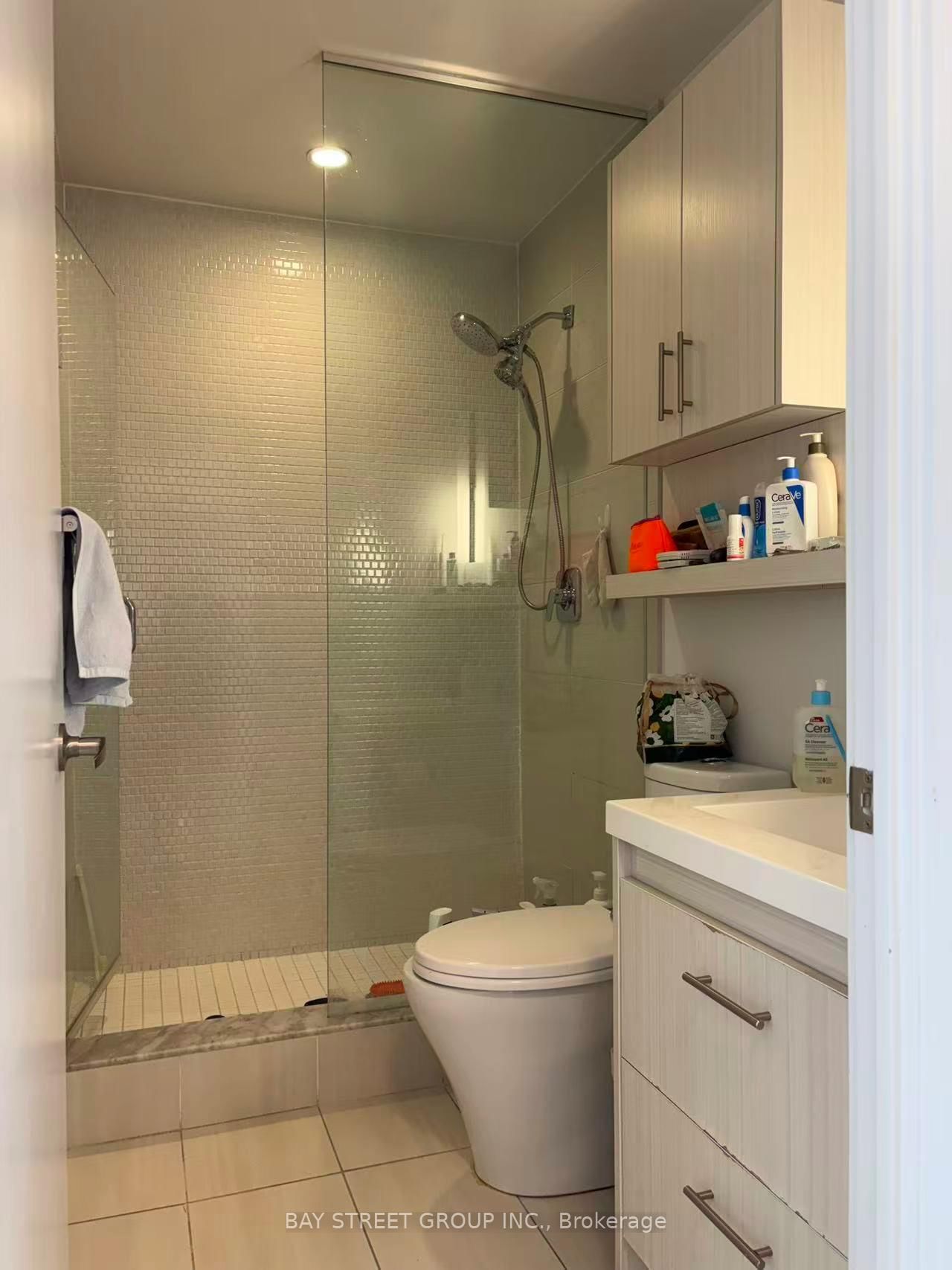 Condo for lease at 205-128 Fairview Mall Drive, Toronto, Ontario, M2J 0E8 - Don Valley Village - MLS: C12920822