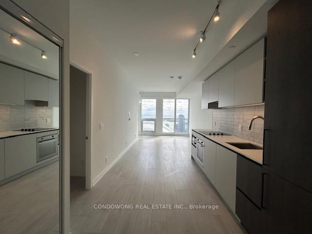 4011 - 55 Mercer Street