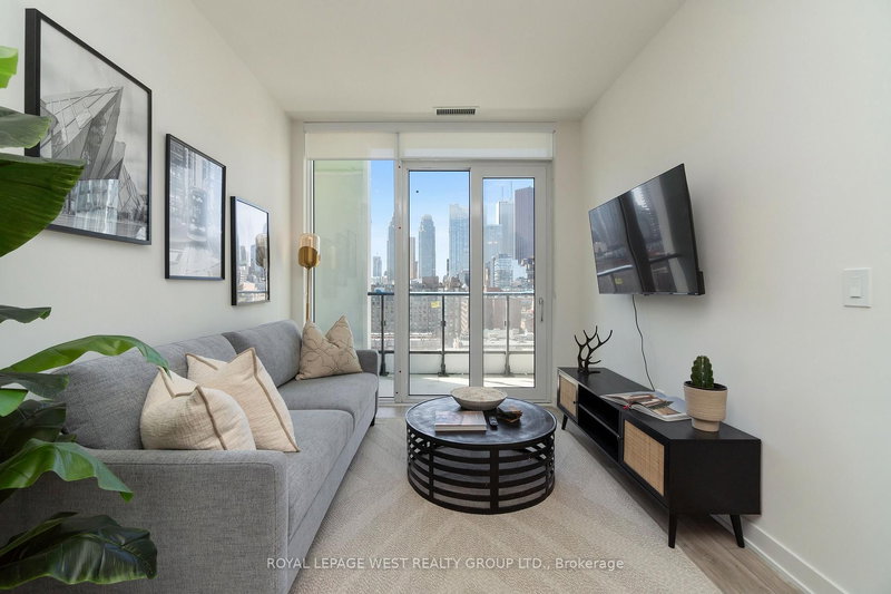 1064 - 135 Lower Sherbourne St, Toronto, M5A 1Y4 | Image 3