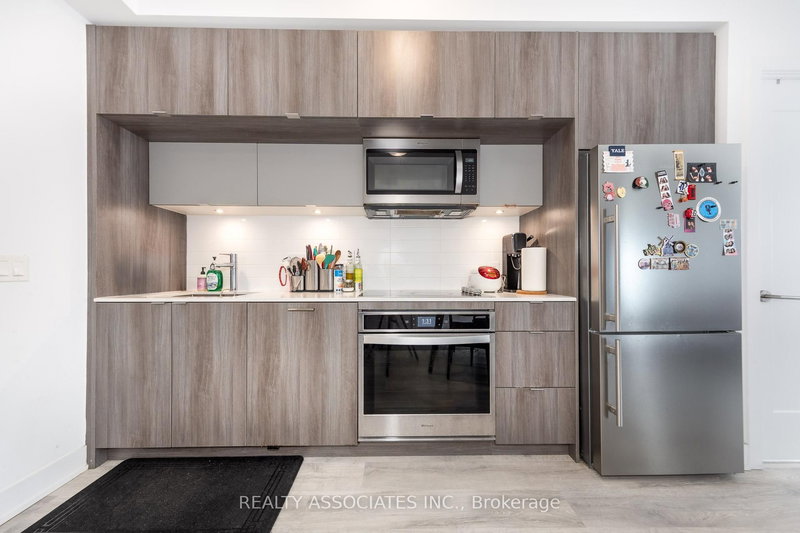 2817 - 585 Bloor St E, Toronto, M4W 0B3 | Image 3