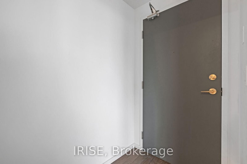 613 - 21 Lawren Harris Sq, Toronto, M5A 0T4 | Image 2
