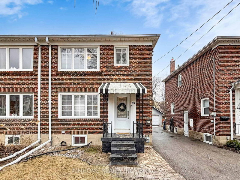 39 Brentcliffe Rd, Toronto, M4G 3Y4 | Image 2