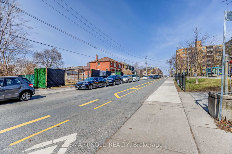 464-468 Winona Dr, Toronto, M6C 3T7 | Image 2