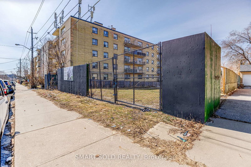 464-468 Winona Dr, Toronto, M6C 3T7 | Image 3