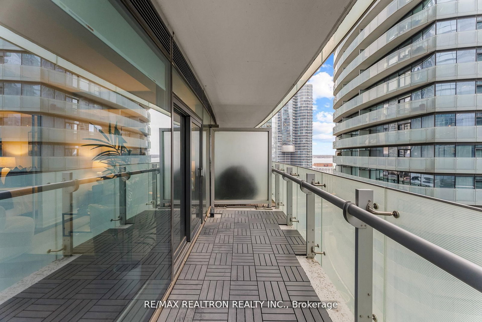 Condo for sale at 807-14 York Street, Toronto, Ontario, M5J 0B1 - Waterfront Communities C1 - MLS: C12924522