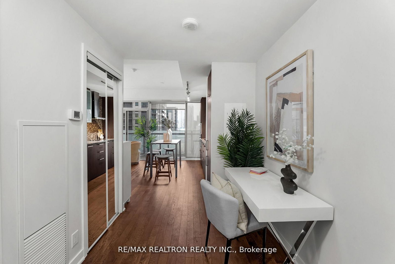 Condo for sale at 807-14 York Street, Toronto, Ontario, M5J 0B1 - Waterfront Communities C1 - MLS: C12924522