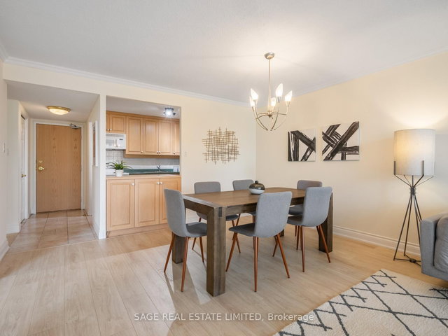 213E - 30 Fashion Roseway