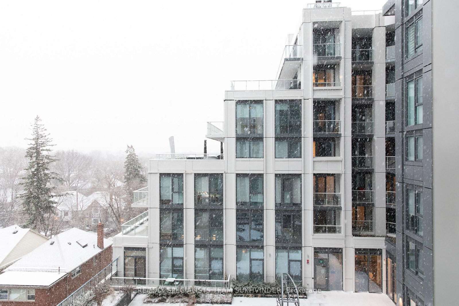 Condo for sale at 637-2020 Bathurst Street, Toronto, Ontario, M5P 0A6 - Humewood-Cedarvale - MLS: C12925604