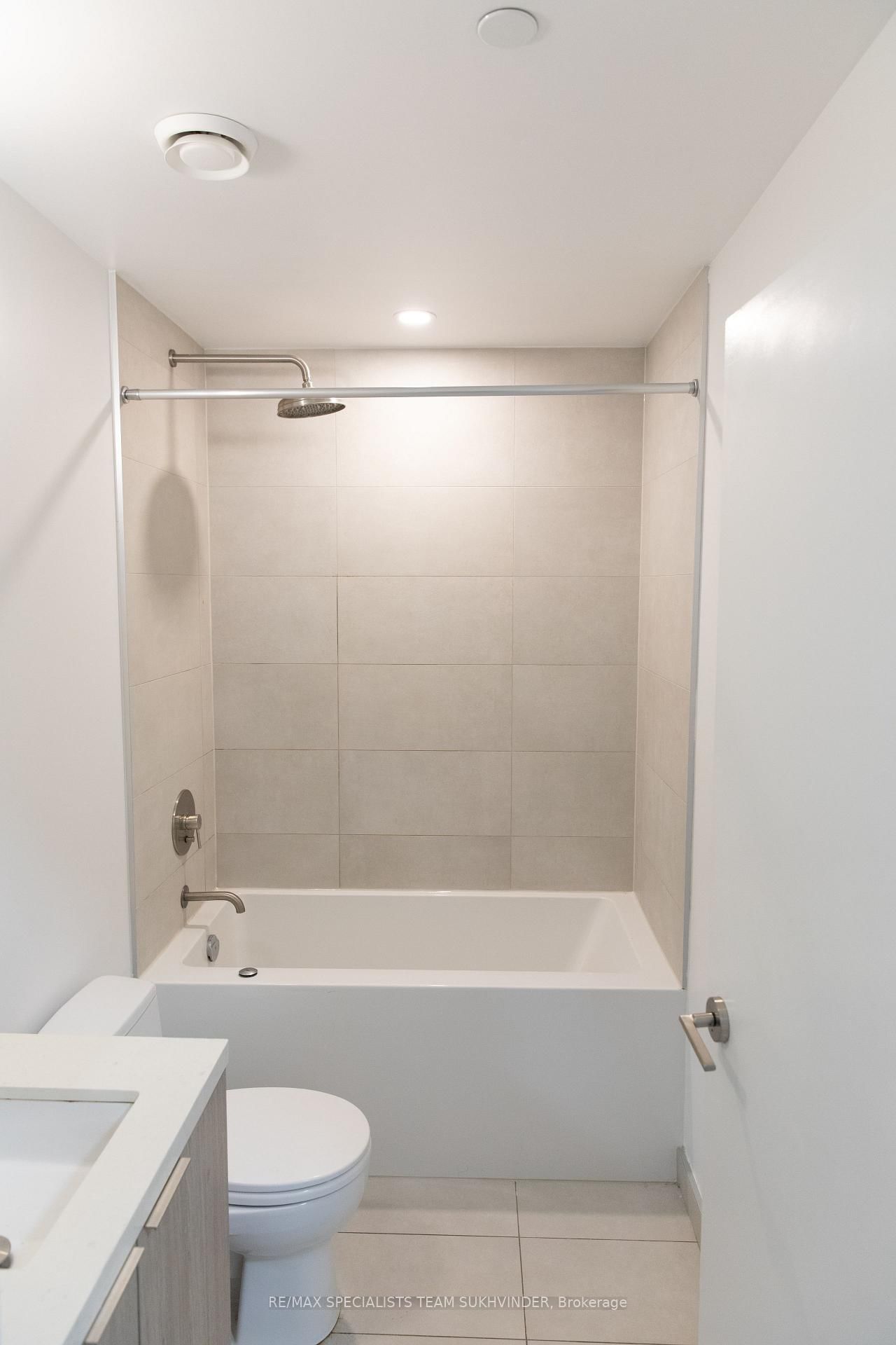 Condo for sale at 637-2020 Bathurst Street, Toronto, Ontario, M5P 0A6 - Humewood-Cedarvale - MLS: C12925604