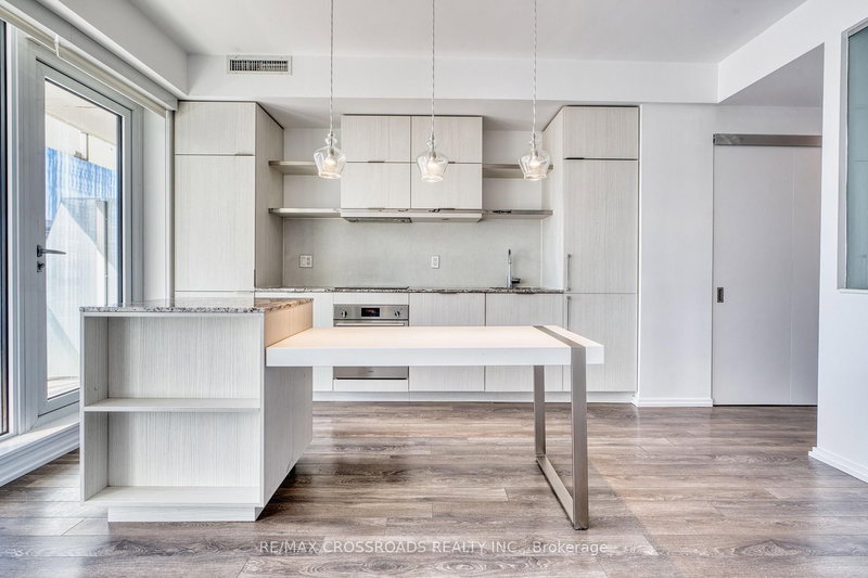 1510 - 197 Yonge St, Toronto, M5B 0C1 | Image 3