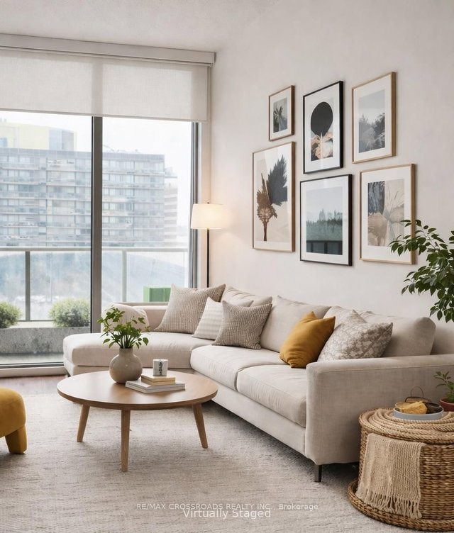 S612 - 455 Front Street E