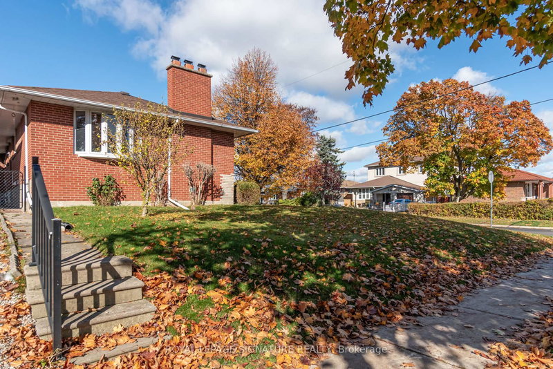 Bsmt - 71 Daleside Cres, Toronto, M4A 2H7 | Image 3