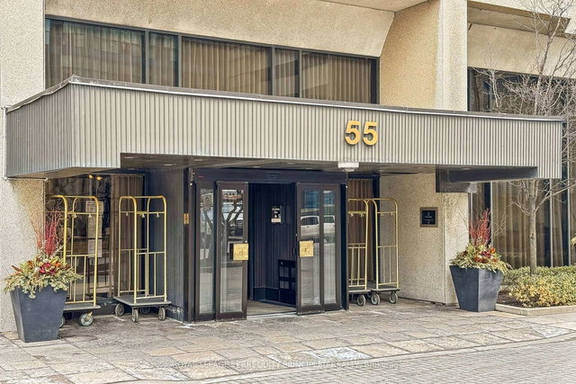 3413 - 55 Harbour Square