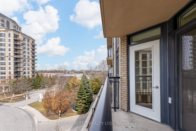 410 - 676 Sheppard Avenue E