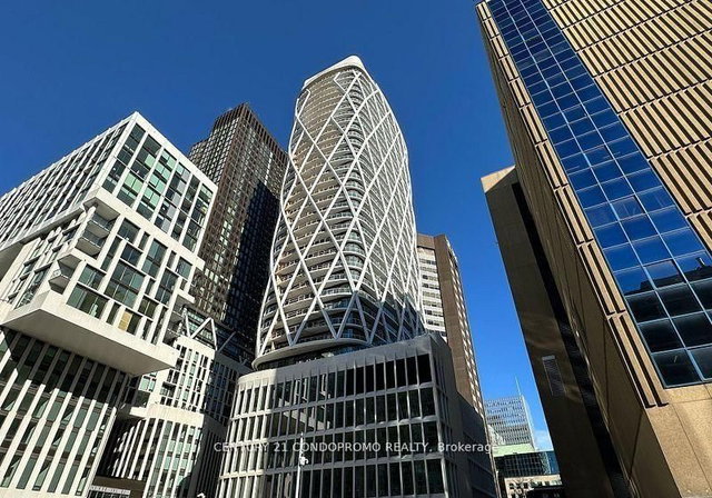 2921 - 230 Simcoe Street