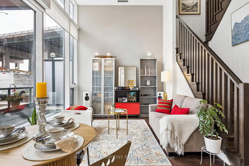 Th10 - 20 Bruyeres Mews, Toronto, M5V 0G8 | Image 3