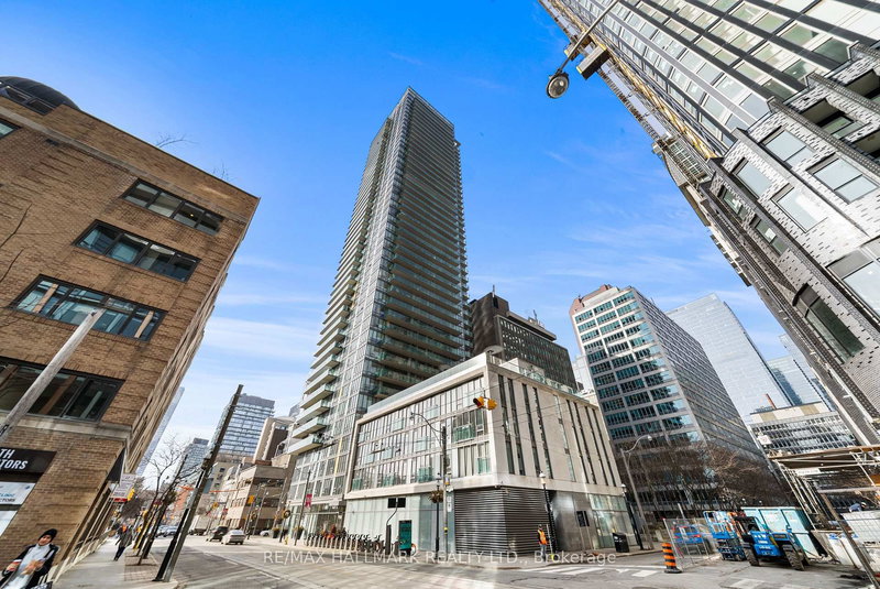 home for lease on 1105-33 Lombard Street